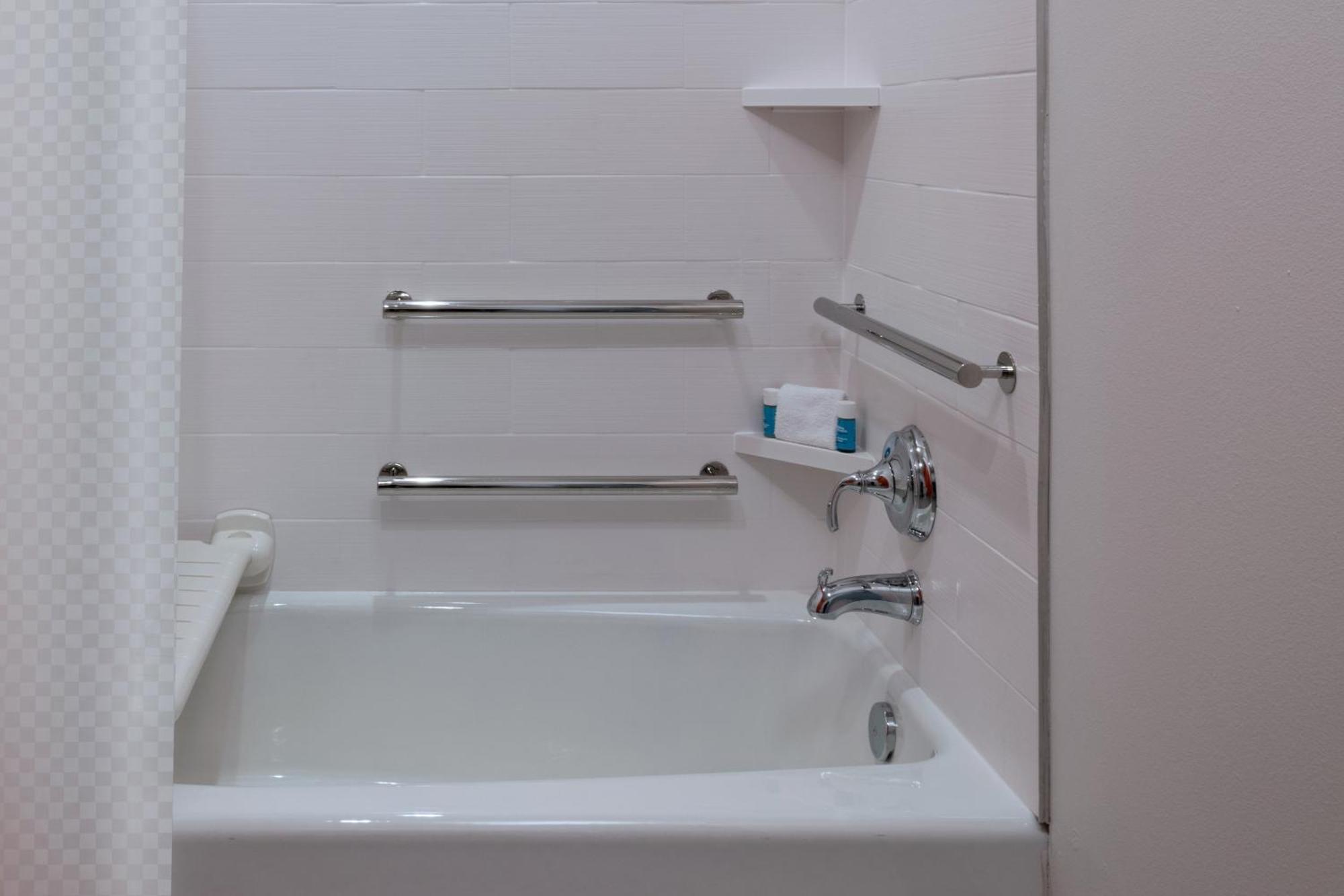 Отель Aloft Waco Downtown Экстерьер фото