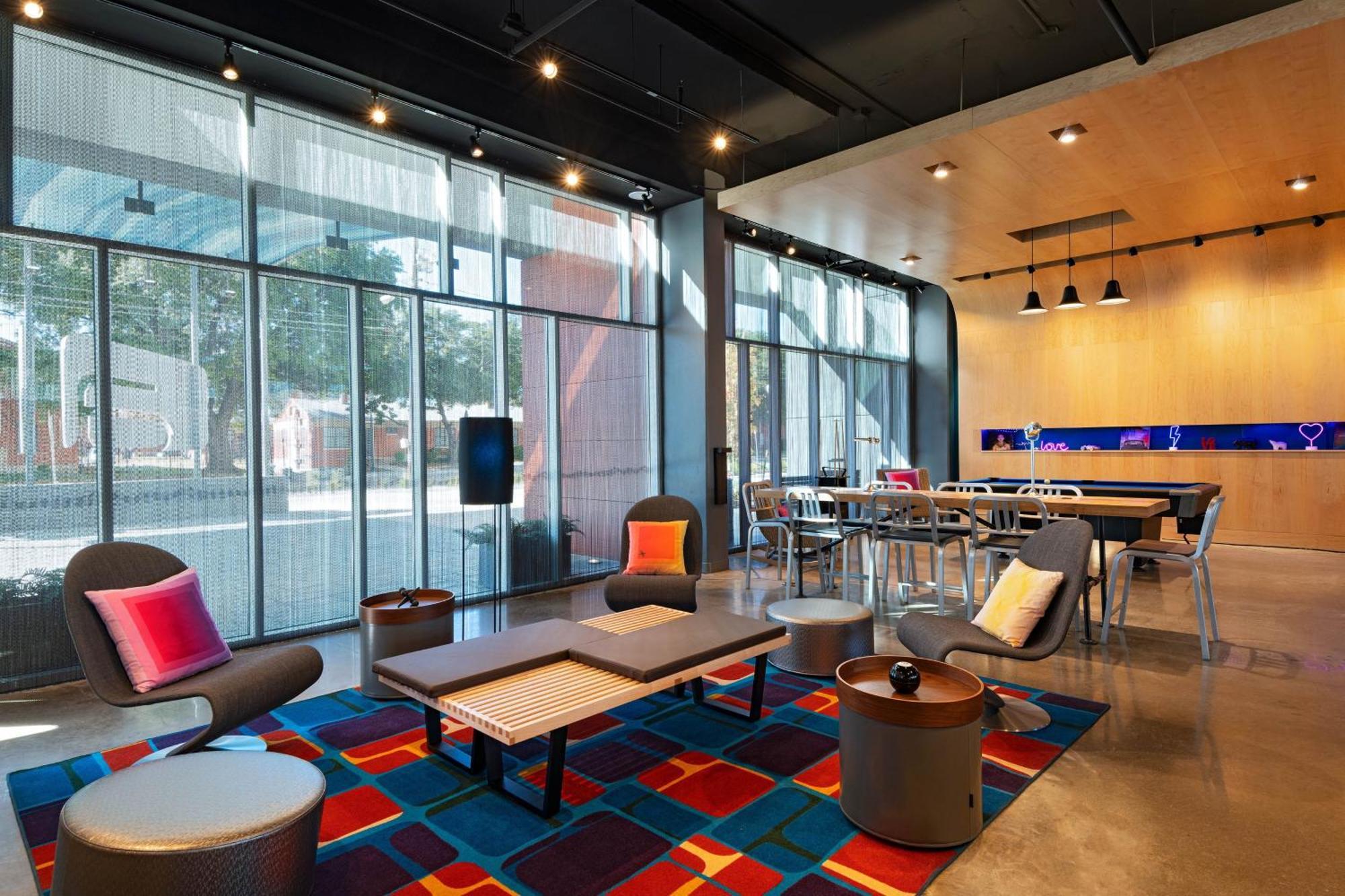 Отель Aloft Waco Downtown Экстерьер фото